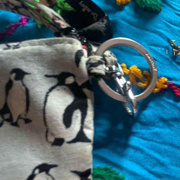 Cute penguin Vera Bradley card case. Measures apx 3 x 5” excellent condition. - Picture 6 of 8